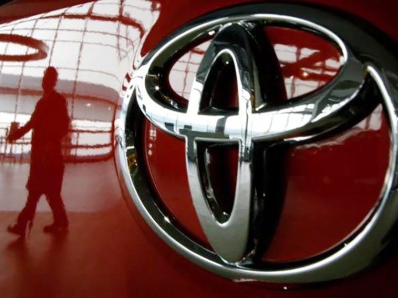 Toyota credit outlook lowered by Moody’s on industry challenges