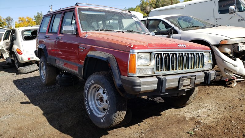 Junkyard Gem: 1990 Jeep Cherokee Laredo