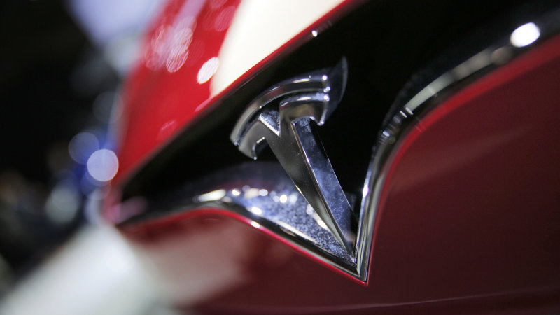 Michigan bill may end Tesla's direct-to-customer sales