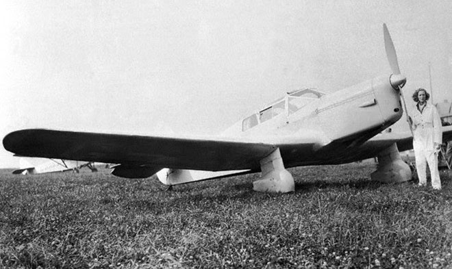Aviator Beryl Markham One-Upped Amelia Earhart